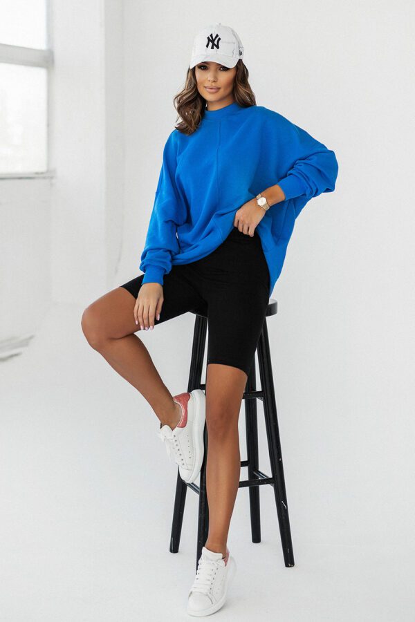 Niebieska bluza Simple ze stójką i przeszyciami - obrazek 5