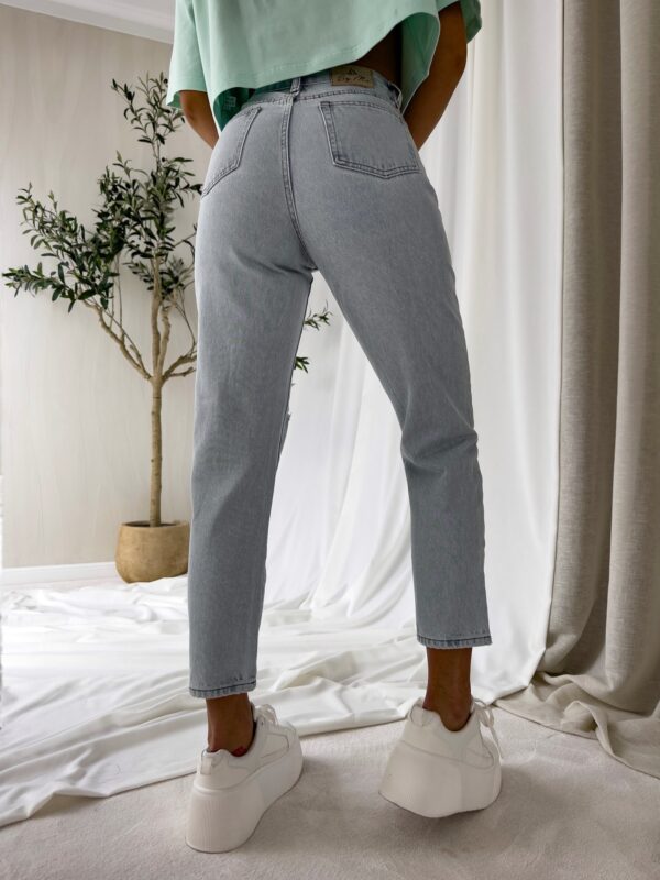 Jeansy MOM FIT HOLES – jeansowe - obrazek 8