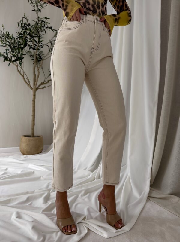 Jeansy MOM FIT – jasny beż - obrazek 8