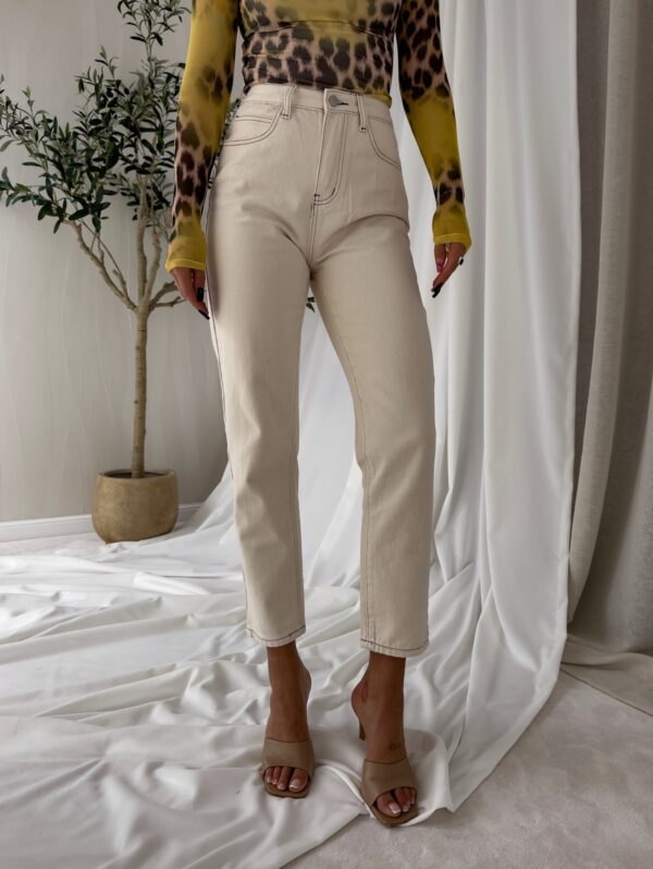 Jeansy MOM FIT – jasny beż - obrazek 15
