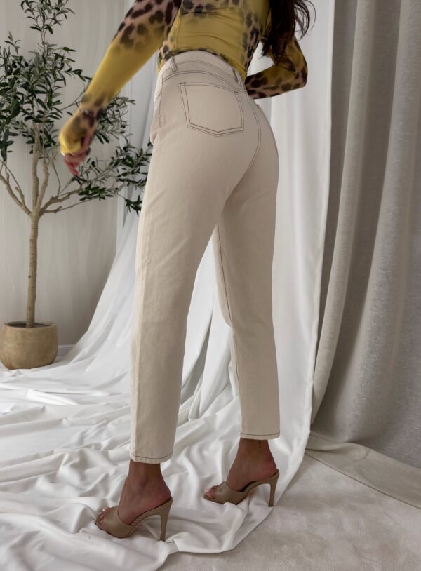 Jeansy MOM FIT – jasny beż - obrazek 6