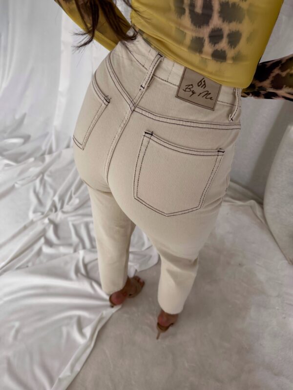 Jeansy MOM FIT – jasny beż - obrazek 13
