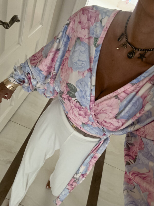 Bluzka KAIRA print piwonia – lila - obrazek 4