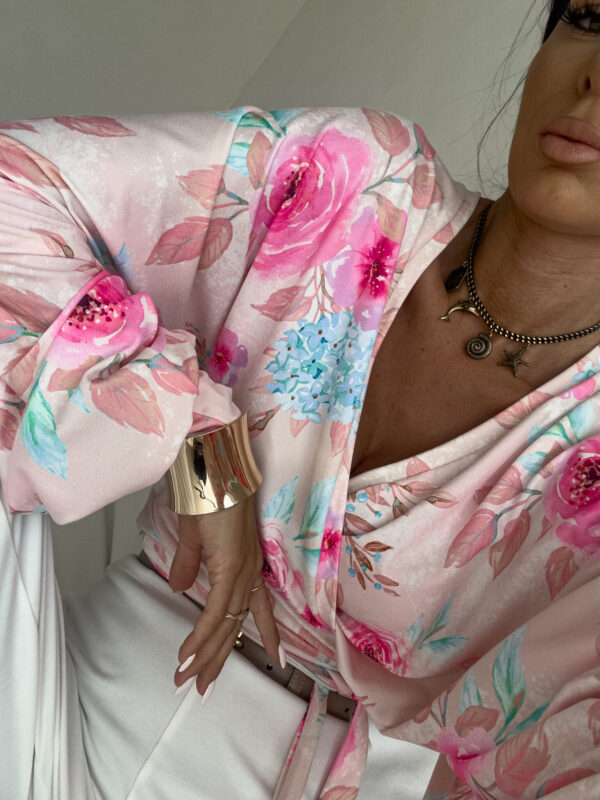 Bluzka KAIRA print róża – pastel - obrazek 3