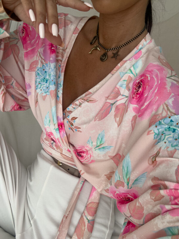 Bluzka KAIRA print róża – pastel - obrazek 8