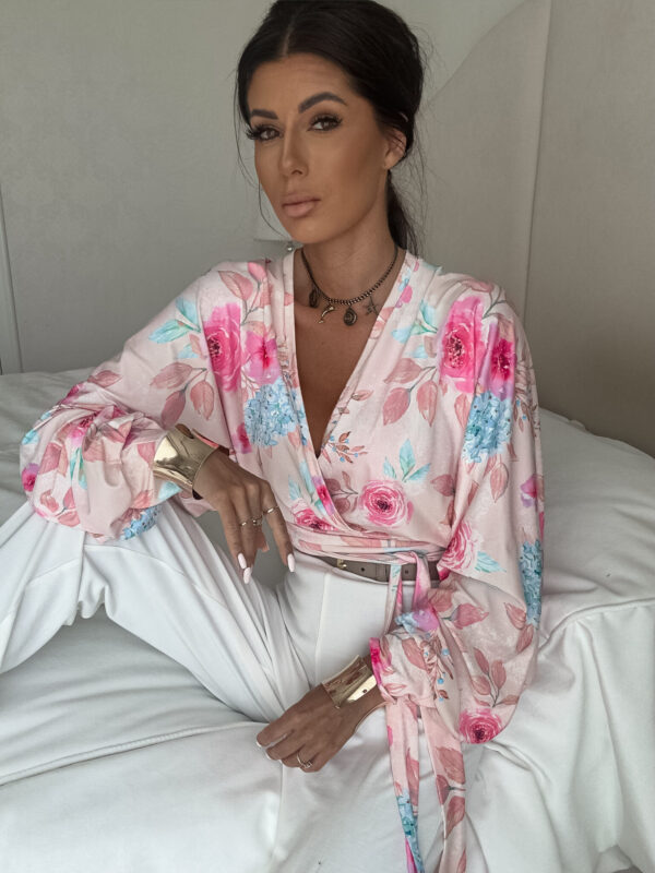 Bluzka KAIRA print róża – pastel - obrazek 11