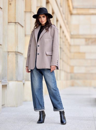 nadine-marynarka-oversize-w-jodelke-cap.jpg